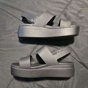 crocs brooklyn low wedge